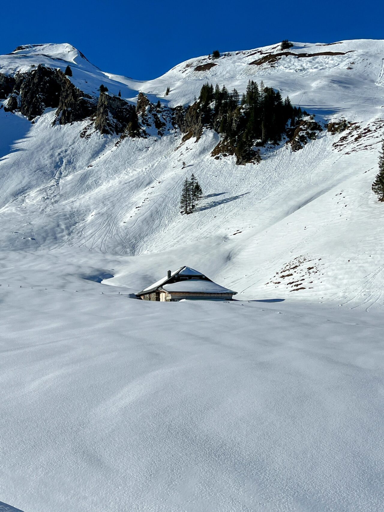 schneeschuhwanderung_wirzweli_arvitrail_chaelenhuette_