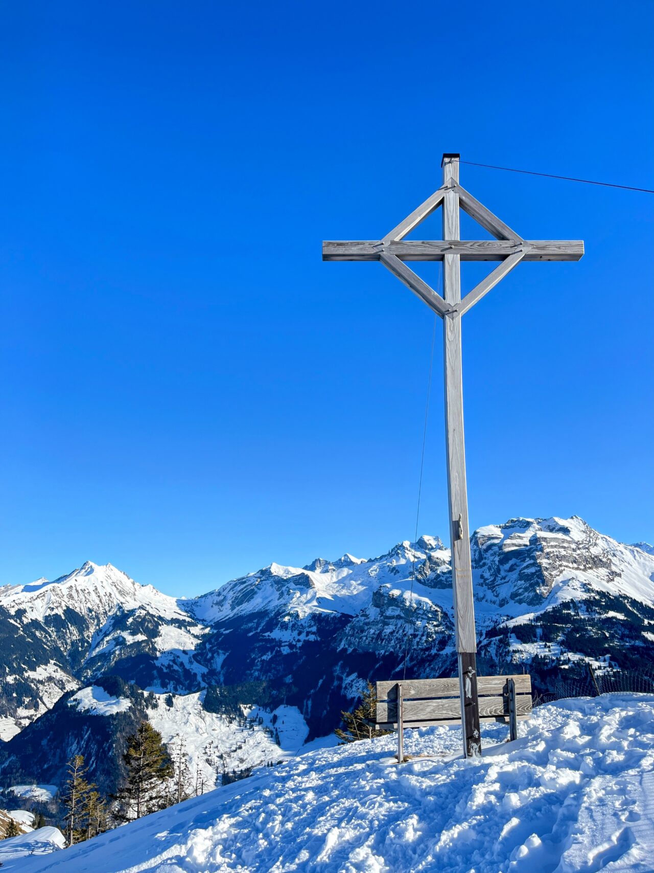 schneeschuhwanderung_wirzweli_arvitrail_chaelenhuette_